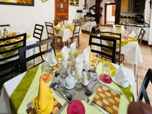 Daph's B&B - Dining area