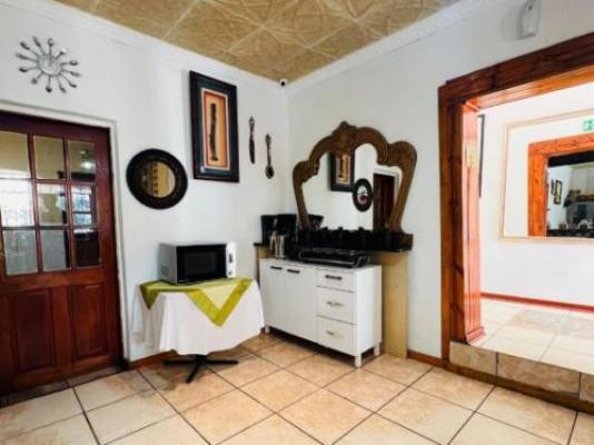 Daph's B&B - Decorative detail