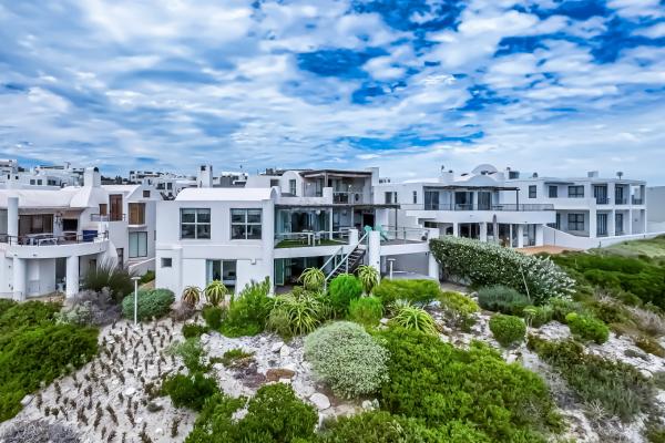 43 On Artemis, Langebaan, 8-Sleeper - 260937