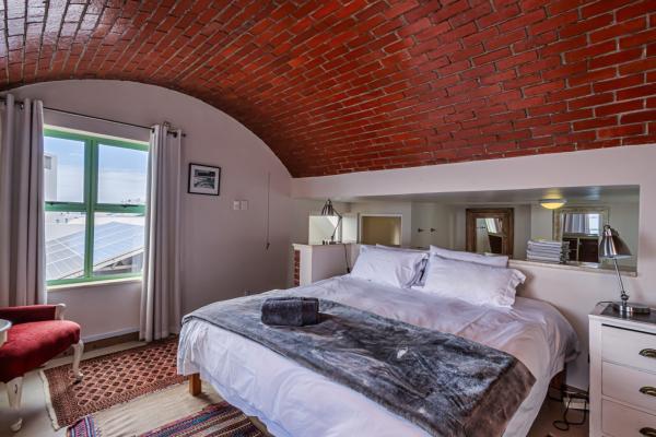 43 On Artemis, Langebaan, 8-Sleeper - 260951