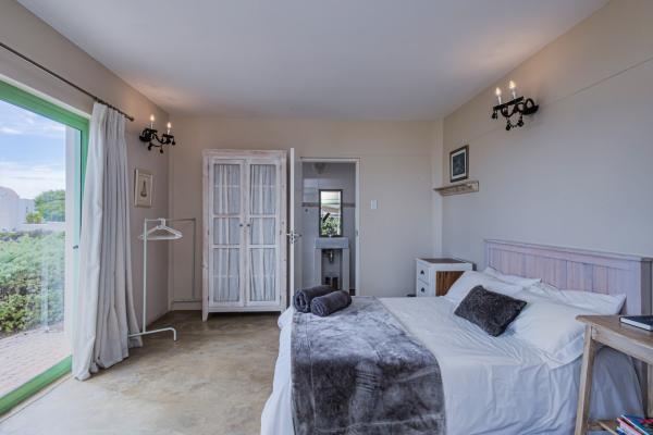 43 On Artemis, Langebaan, 8-Sleeper - 260967