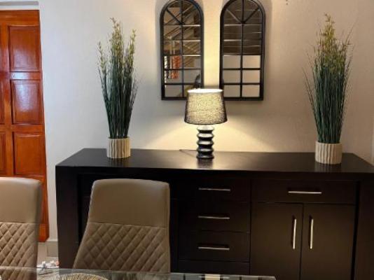 Liquid Blue - Dining area