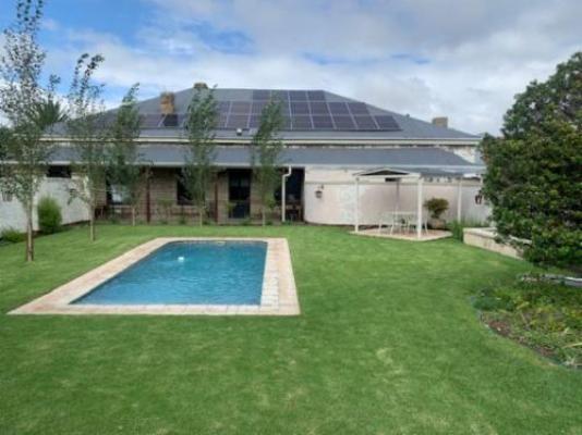 The Black Swann B&B - Swimming pool