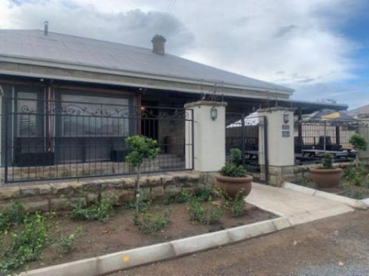 The Black Swann B&B - Facade or entrance