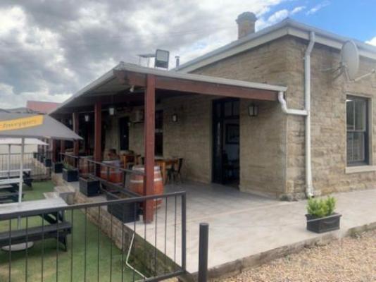 The Black Swann B&B - Property / Building