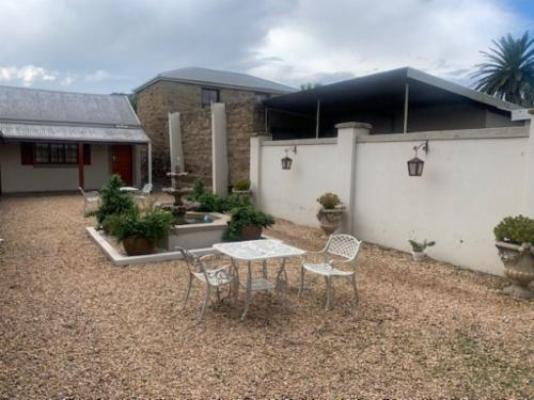 The Black Swann B&B - Seating area