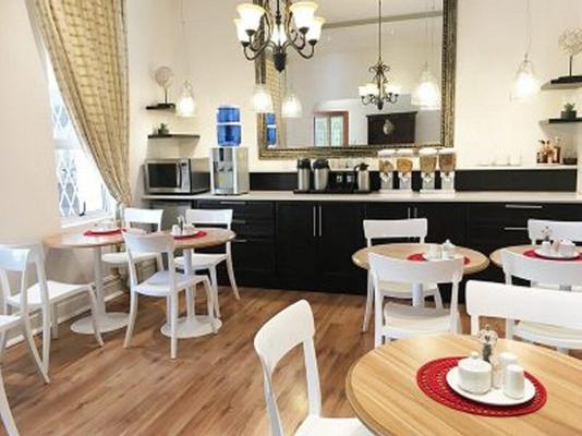 Peaches and Cream Bed and Breakfast - 261134