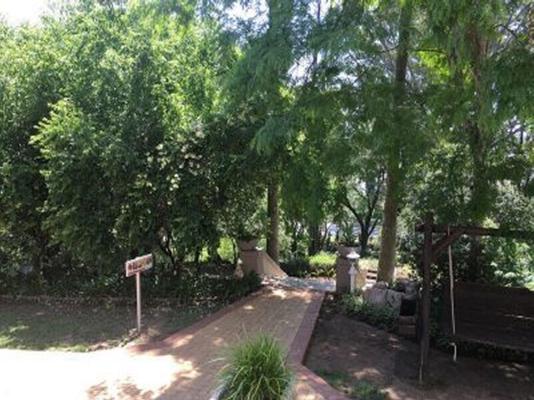 Peaches and Cream Bed and Breakfast - 261136