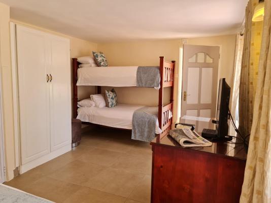 Peaches and Cream Bed and Breakfast - 261146