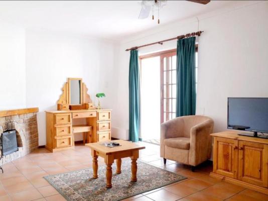 Houw Hoek Hotel - 261261