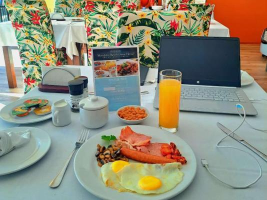 Mandalay Beach Guest House - 261575