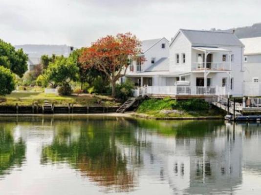 Soft Shore House C31 - Natural landscape