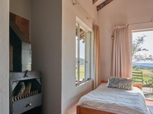 Room image 12