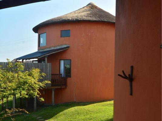 Swell Eco Lodge - 261886