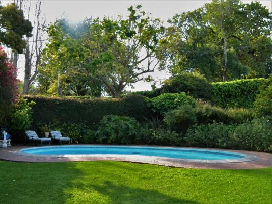 Hillingdale on Alexandra - 261901