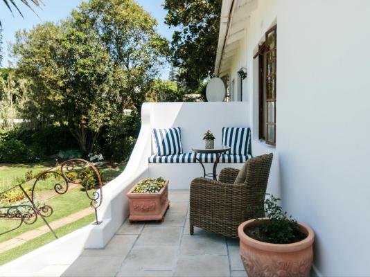 Hillingdale on Alexandra - 261911