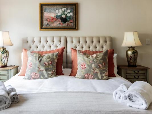 Hillingdale on Alexandra - 261931