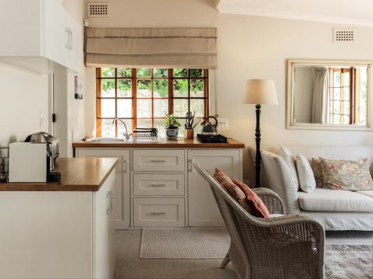 Hillingdale on Alexandra - 261937