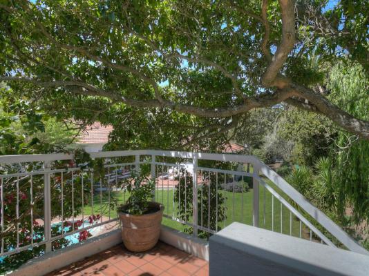 Hillingdale on Alexandra - 261946