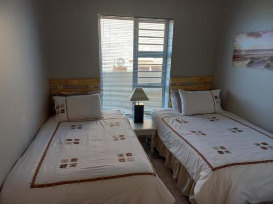 The Sparrow's Nest Beach Cottage - 262043