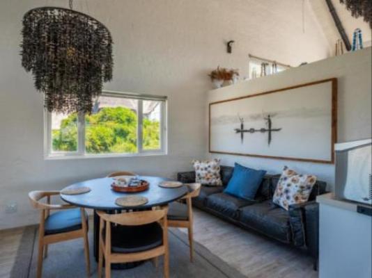 Lieben Marelei - Dining area