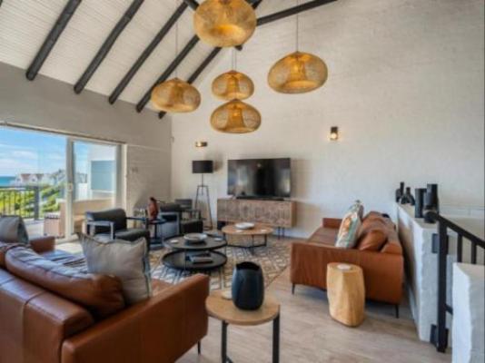 Lieben Marelei - Living Room