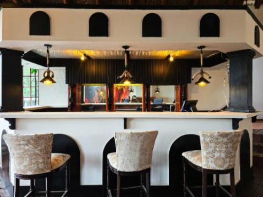 Beverly Hills Lodge - Lounge or bar