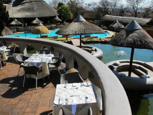 Beverly Hills Lodge - Patio