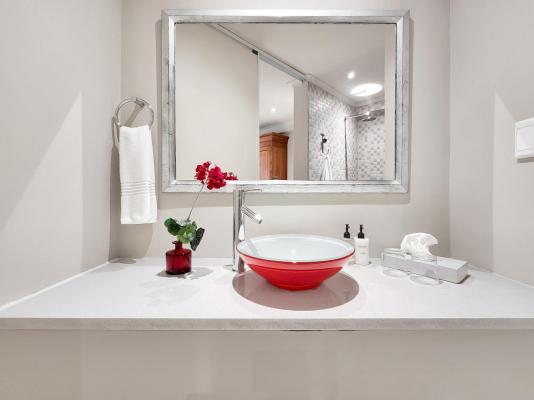 Rouge on Rose Boutique Hotel - 262603