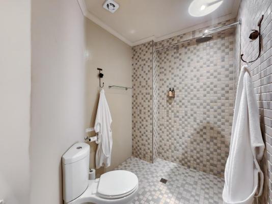 Rouge on Rose Boutique Hotel - 262604