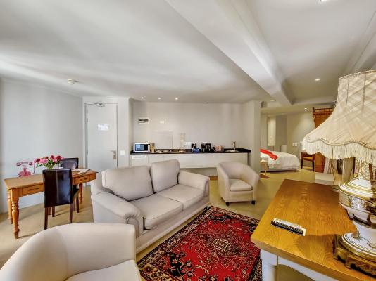 Rouge on Rose Boutique Hotel - 262605