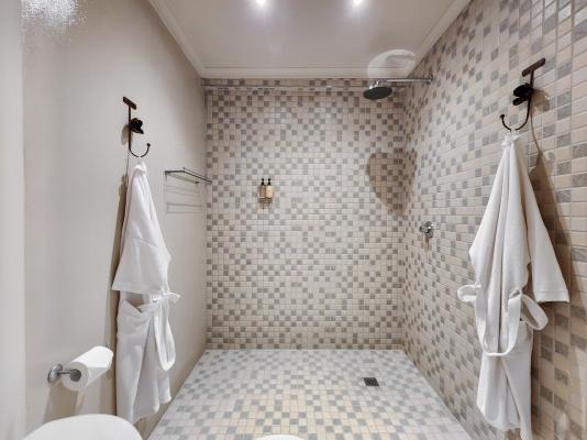 Rouge on Rose Boutique Hotel - 262613