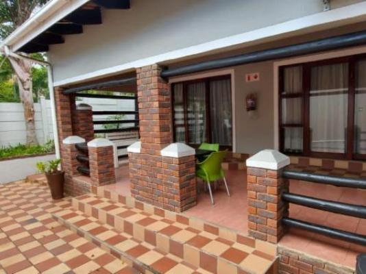 B Cubed Lodge and Restaurant - Property / Building