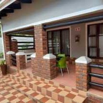 B Cubed Lodge and Restaurant - Property / Building