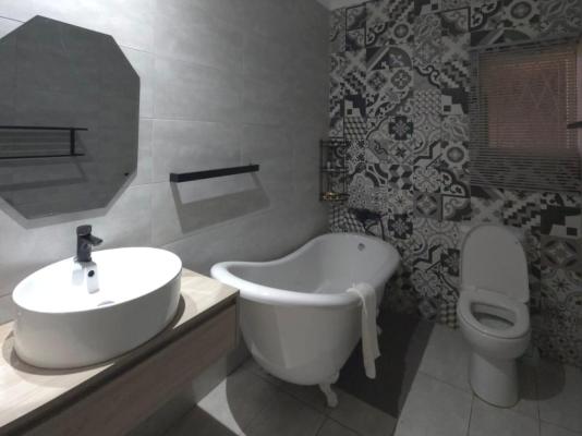 B Cubed Lodge and Restaurant - 262837