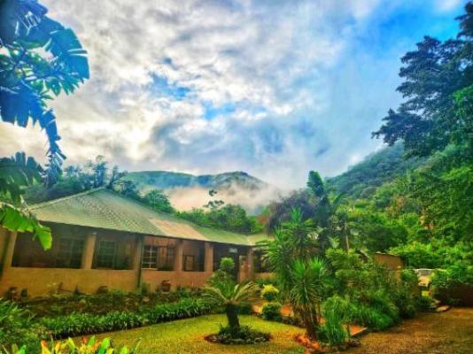 Fountain Baths Guest Cottages - Facade or entrance