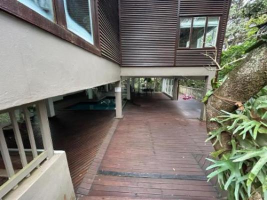 Fyndraai Guesthouse - Pool view