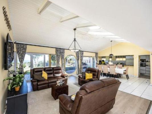 Kwa-Mntungwa BnB - Living Room