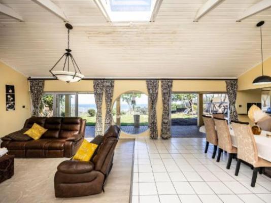 Kwa-Mntungwa BnB - Communal lounge/ TV room