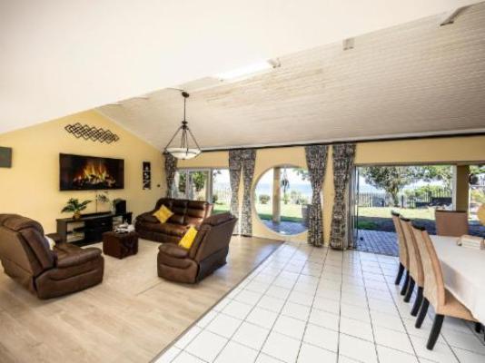 Kwa-Mntungwa BnB - Living Room