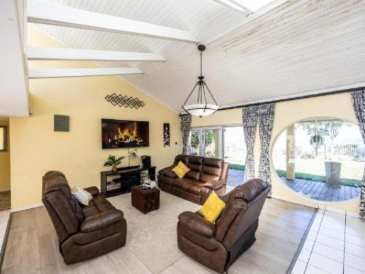 Kwa-Mntungwa BnB - Living Room