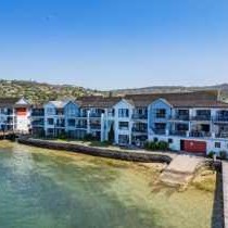 Laguna Grove Waterfront Living - Property / Building