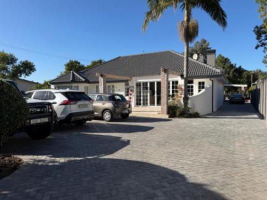 Mia Nina - Property / Building