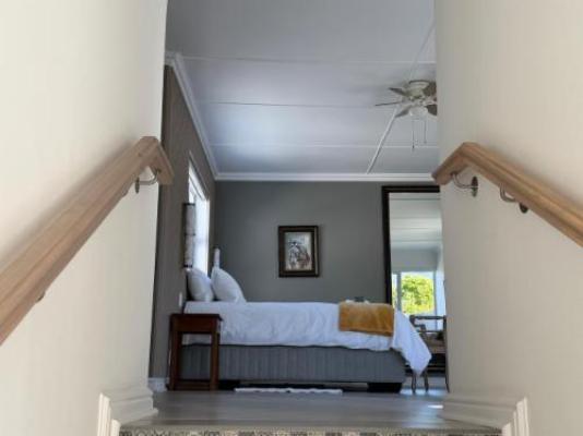 Mia Nina - Decorative detail