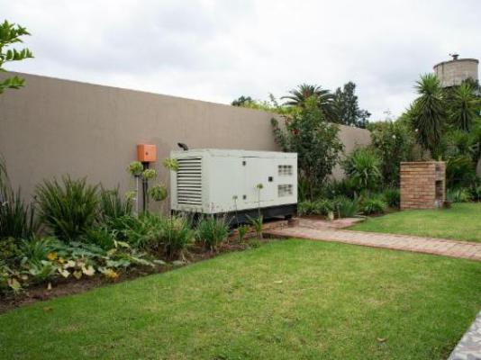 Rusty Estate - Garden