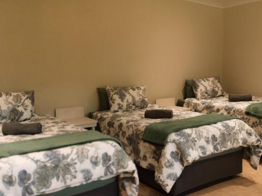 Room image 4