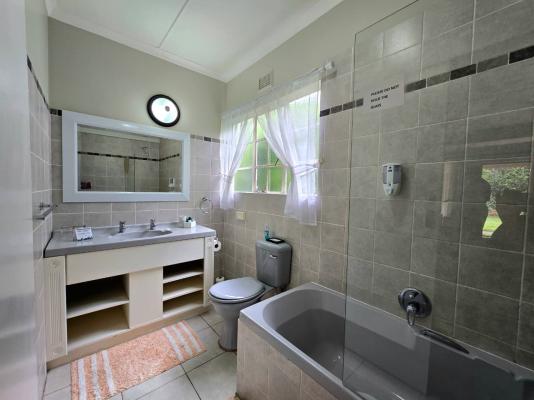 Birds of Paradise B&B - 263473