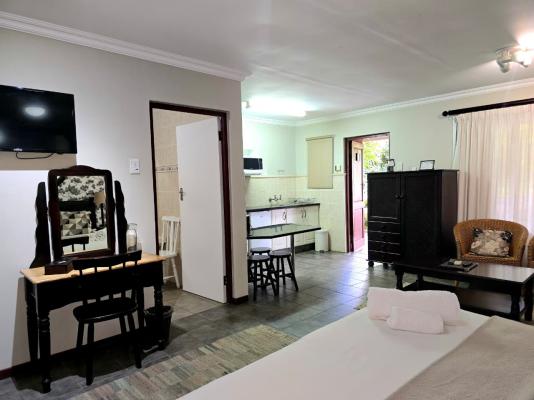 Birds of Paradise B&B - 263487