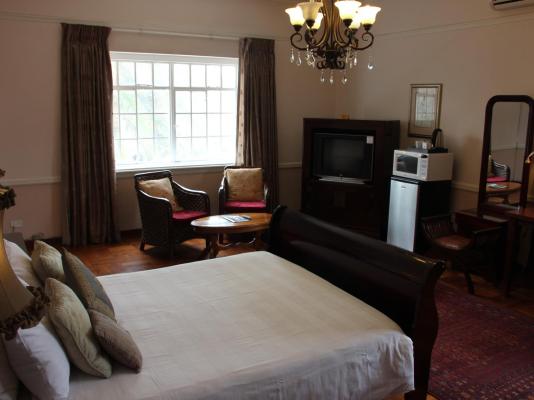 Room image 4