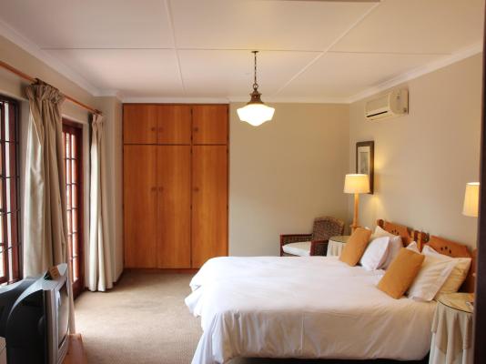 Room image 10